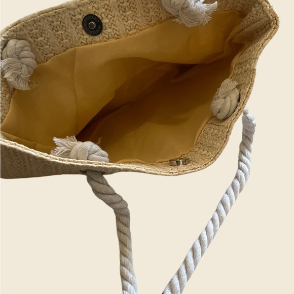 Shein Boho Style Floral Lace and Straw Tote - Picture 3 of 3